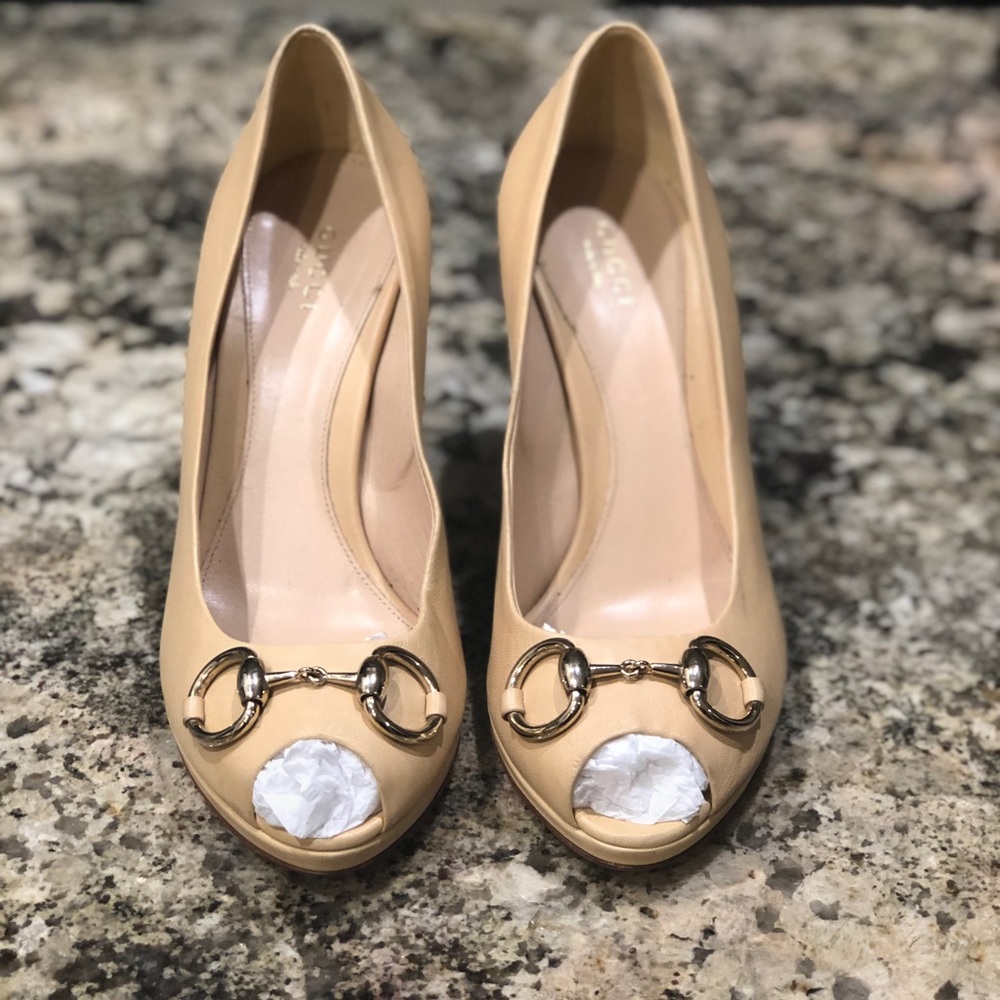 Gucci Leather Horsebit Gisele Peep Toe Pump✨👠